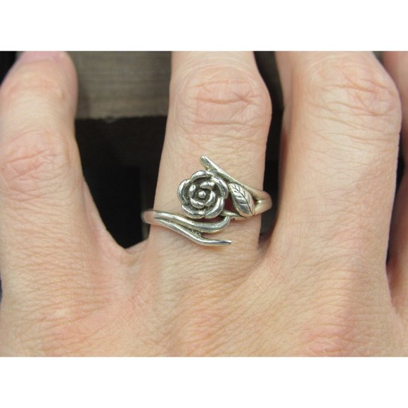 Jewelry - Size 9.25 Sterling Silver Cute Fancy Flower Nature Band Ring